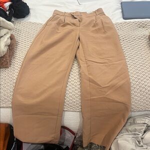 Abercrombie & Fitch Woman’s wide leg trouser